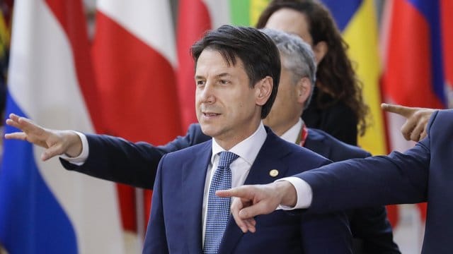 Giuseppe Conte, Ministerpräsident von Italien, kommt zum Gipfel der EU-Staats- und Regierungschefs ins EU-Hauptquartier. Giuseppe Conte, Ministerpräsident von Italien, kommt zum Gipfel der EU-Staats- und Regierungschefs ins EU-Hauptquartier.