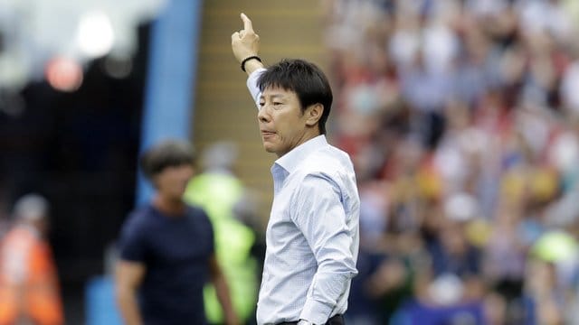 Die Zukunft des südkoreanischen Trainers Shin Tae Yong ist ungewiss. Die Zukunft des südkoreanischen Trainers Shin Tae Yong ist ungewiss.
