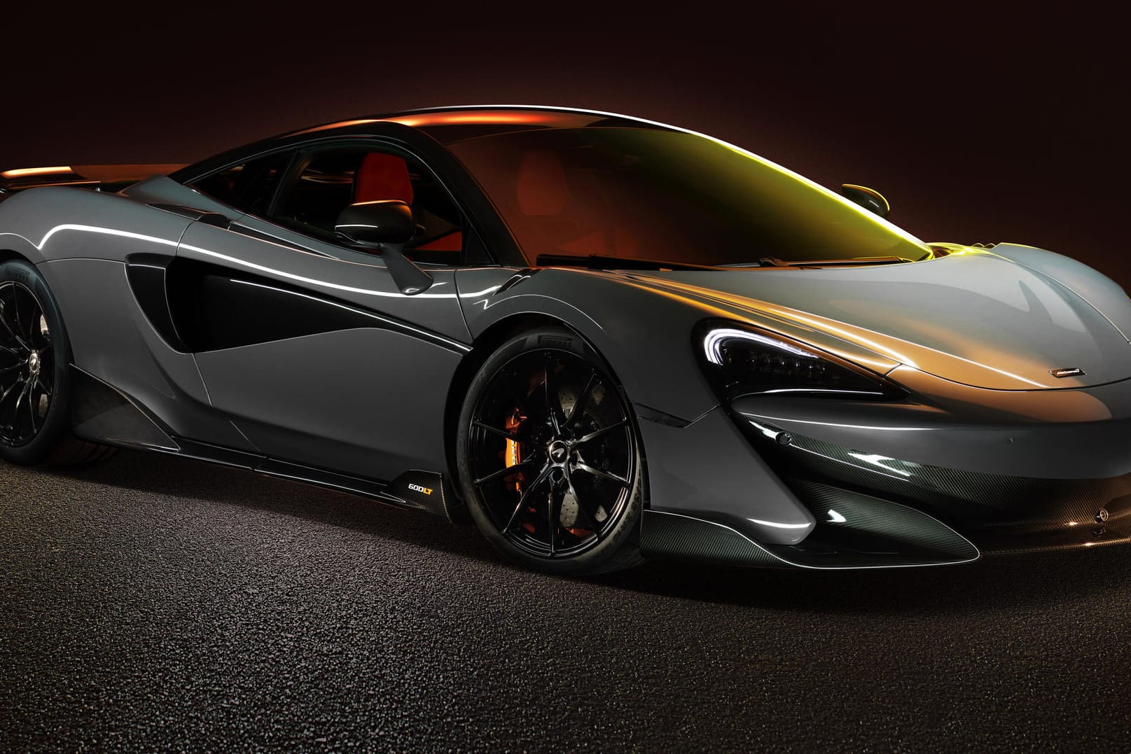 Limitierte Kleinserie: Der 3,8 Liter große V8-Turbo im McLaren 600LT leistet 441 kW/600 PS und stellt bis zu 620 Nm parat.
