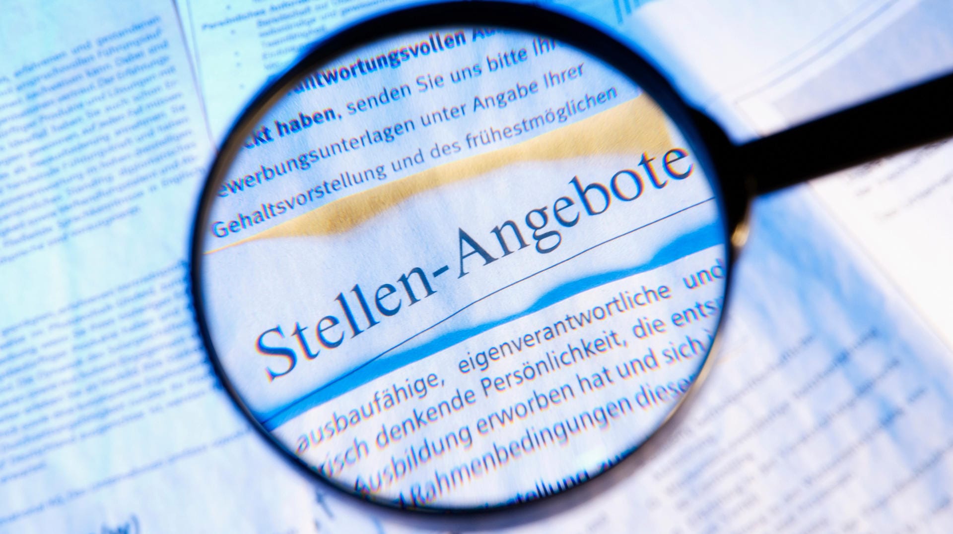 hStellenangebote: Die Arbeitslosigkeit steuert inzwischen auf die Marke von 2,3 Millionen Menschen zu.