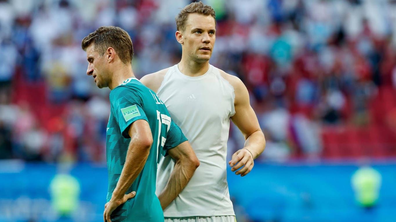 Die Enttäuschung der WM: Die deutsche Auswahl mit Thomas Müller (l.) und Manuel Neuer.
