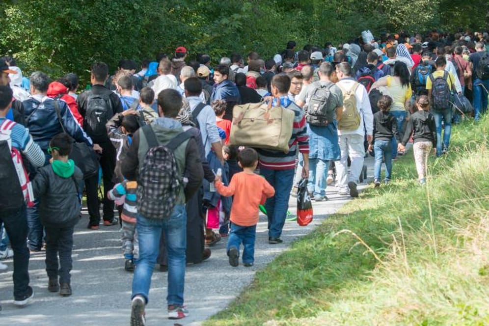 Flüchtlinge im Jahr 2015 auf dem Weg nach Bayern
