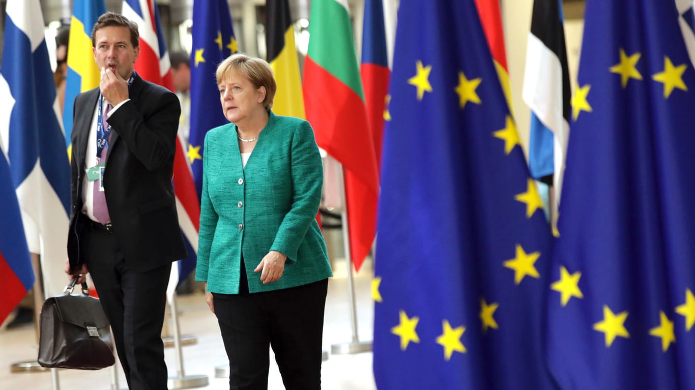 Angela Merkel auf dem EU-Gipfel in Brüssel: Die Staats- und Regierungschefs verlängern die Wirtschaftssanktionen gegen Russland – trotz Milliardenverlusten für die Wirtschaft.
