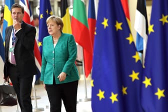 Angela Merkel auf dem EU-Gipfel in Brüssel: Die Staats- und Regierungschefs verlängern die Wirtschaftssanktionen gegen Russland – trotz Milliardenverlusten für die Wirtschaft.
