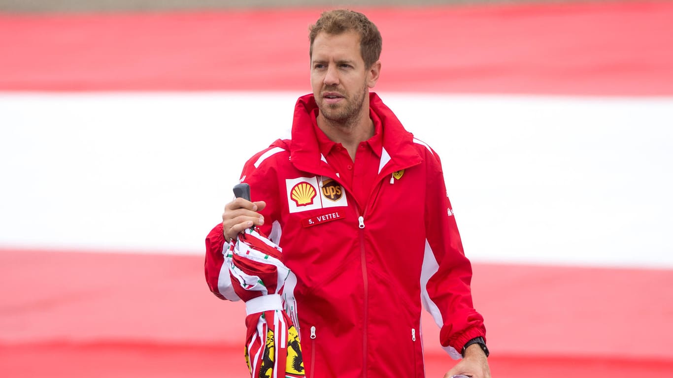 Sebastian Vettel bei der Besichtigung der Rennstrecke in Spielberg.