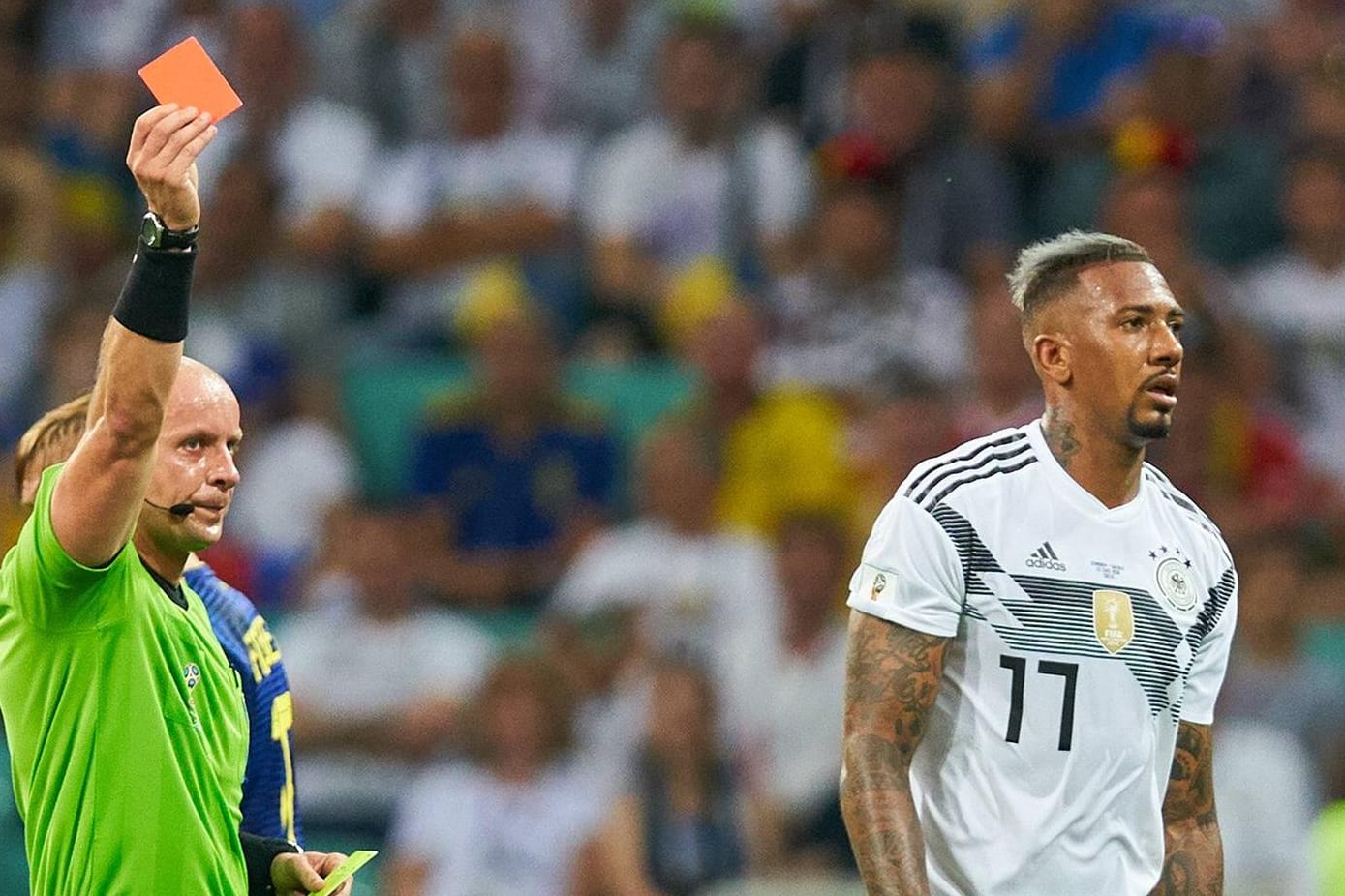 Schwächte das DFB-Team mit seinem Platzverweis gegen Schweden nachhaltig: Jérôme Boateng.