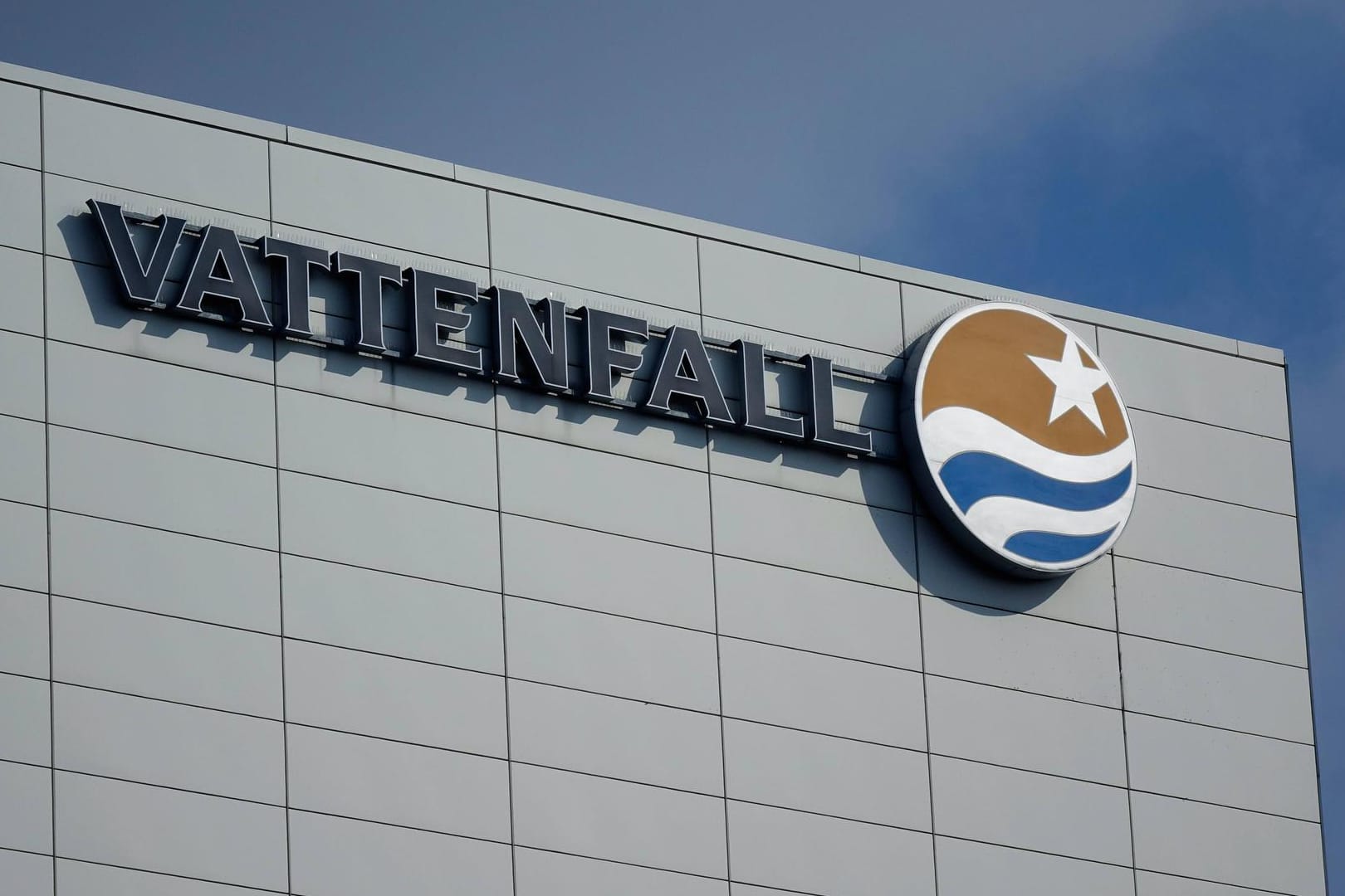 Das Logo von Vattenfall: Der Bundestag hat Millionen-Entschädigungen für die Energiekonzerne beschlossen.
