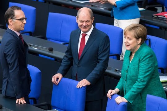 Gut ein Viertel der Befragten glaubt, dass aufgrund des Zerwürfnisses in der Migrationsfrage die Regierung aus Union und SPD zerbricht.