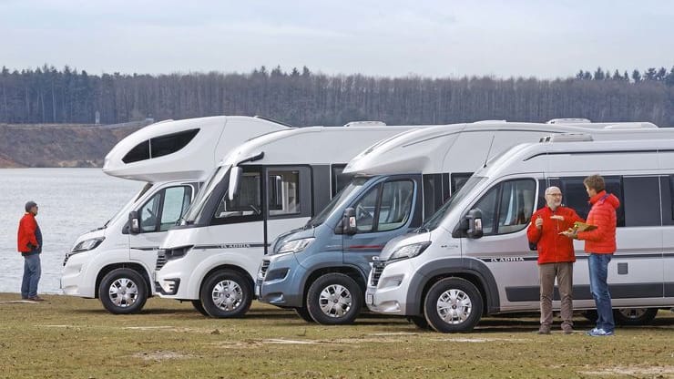 Alkovenmobil, Integrierter, Teilintegrierter und Campingbus: Wer das passende Wohnmobil sucht, hat die Auswahl unter sehr verschiedenen Typen.