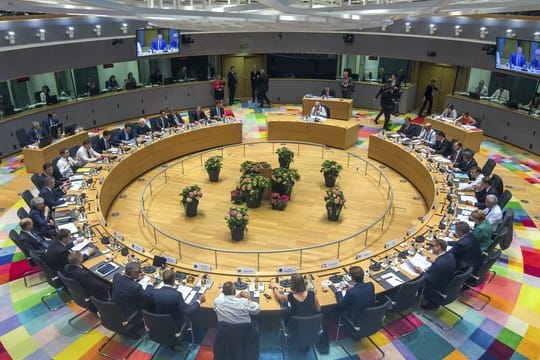 Überblick über den runden Tisch beim EU-Gipfeltreffen.