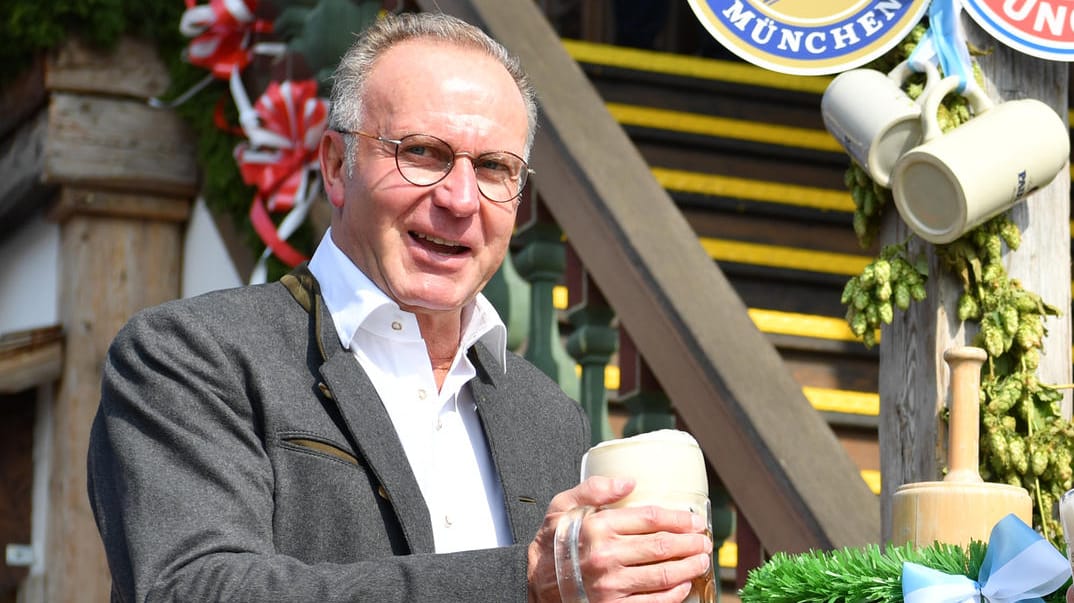 Zeit zum Anstossen: Die Tochter von Karl-Heinz Rummenigge hat Ja gesagt.