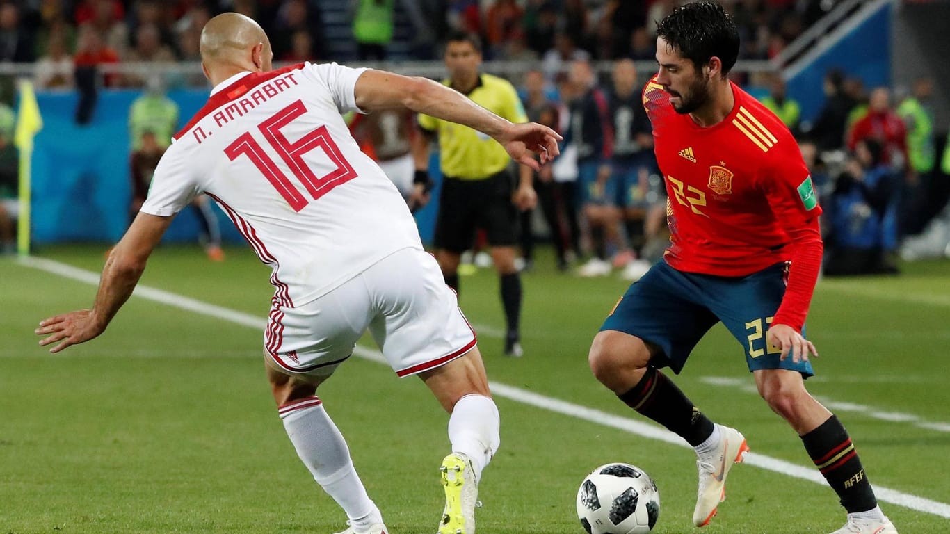 Kaum zu stoppen: Spaniens Isco (r.) im Spiel gegen Marokko.
