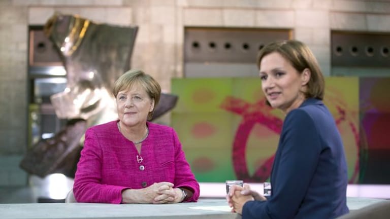 Auch im letzten Jahr hat Bettina Schausten die Kanzlerin interviewt.