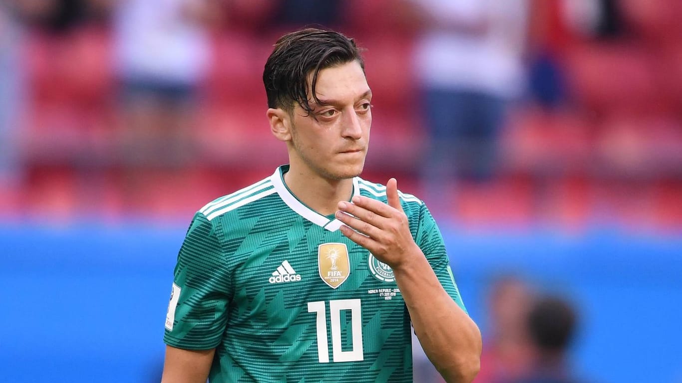 Enttäuscht: Mesut Özii bei der Niederlage gegen Südkorea (0:2) im letzten WM-Gruppenspiel.