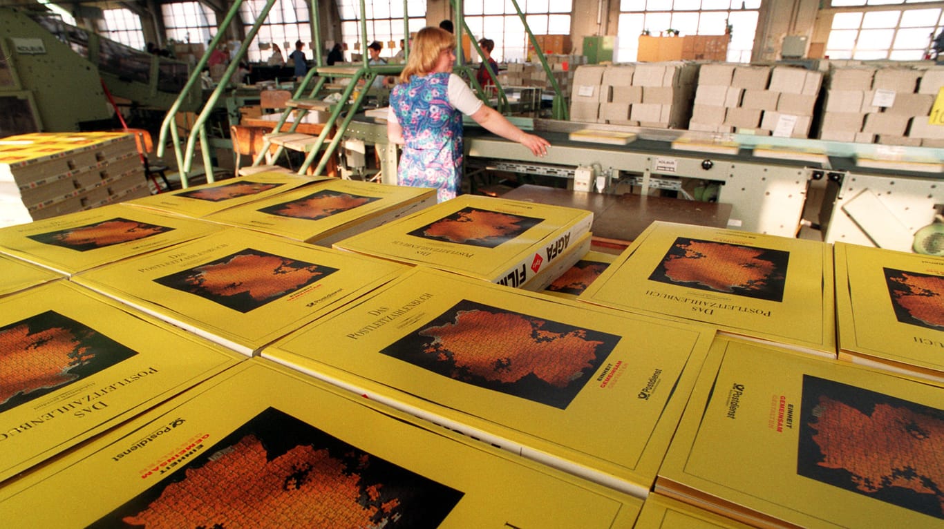Fünfstellige Postleitzahl: Postleitzahlen-Bücher werden in der Druck- und Verlagshaus GmbH produziert.