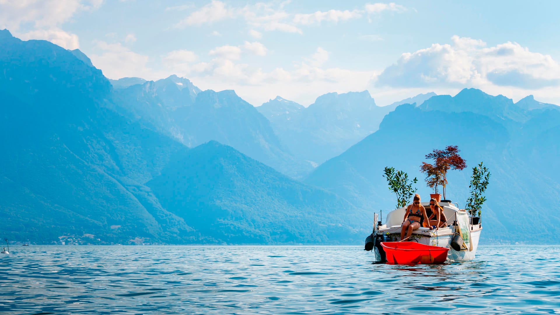 Sonnenwetter auch in der Schweiz: Tagsüber können Schwimmer in den See springen – doch nachts drohen frostige Temperaturen in einigen Regionen Deutschlands. Sonnenwetter auch in der Schweiz: Tagsüber können Schwimmer in den See springen – doch nachts drohen frostige Temperaturen in einigen Regionen Deutschlands.