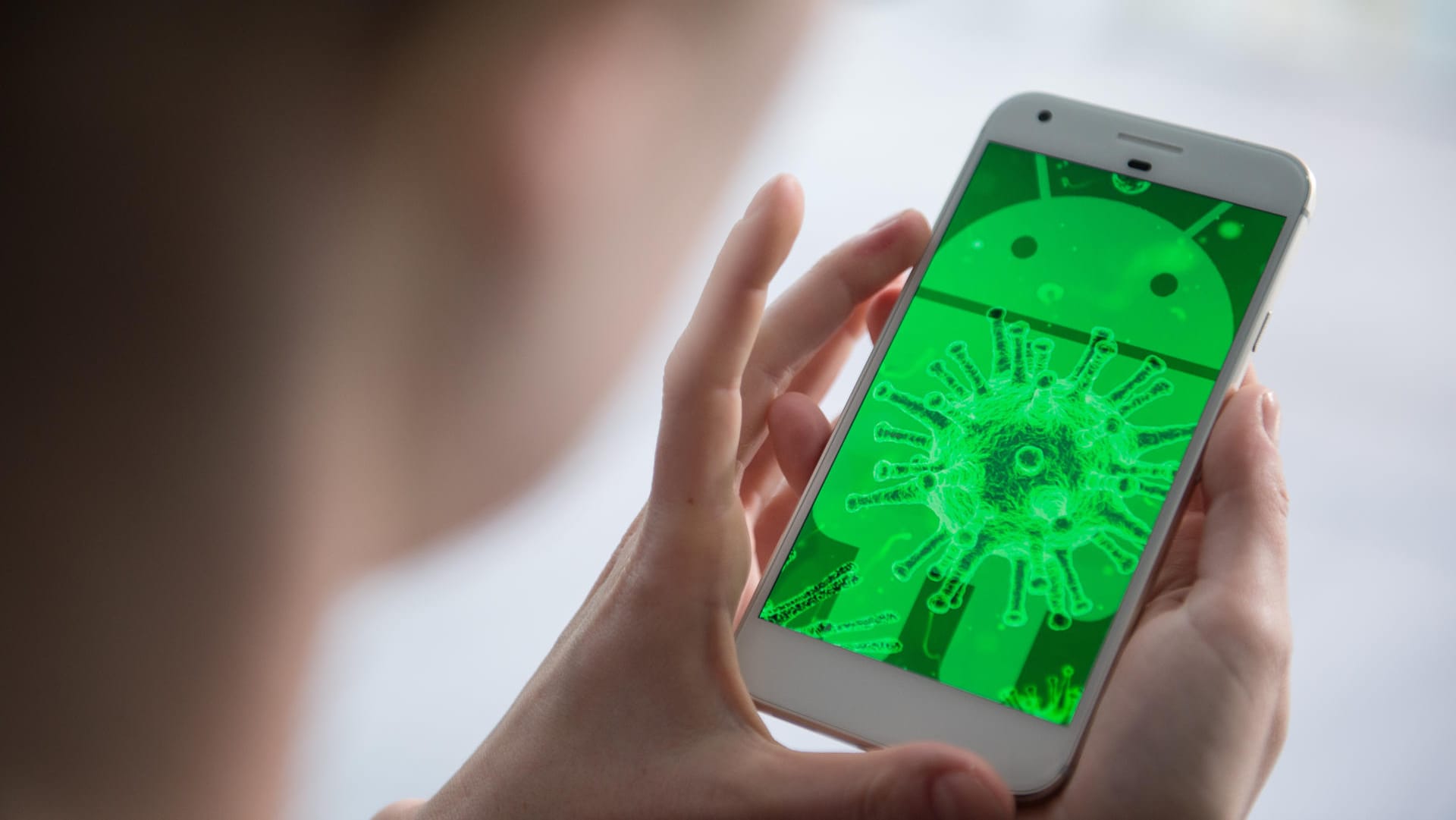Ein infiziertes Android-Smartphone: Eine Angriffstechnik namens Rampage erlaubt Unbekannten, Zugriff auf Android-Geräte. Ein infiziertes Android-Smartphone: Eine Angriffstechnik namens Rampage erlaubt Unbekannten, Zugriff auf Android-Geräte.