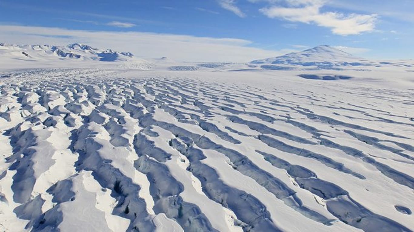 Die Antarktis umfasst die um den Südpol liegenden Land- und Meeresgebiete.