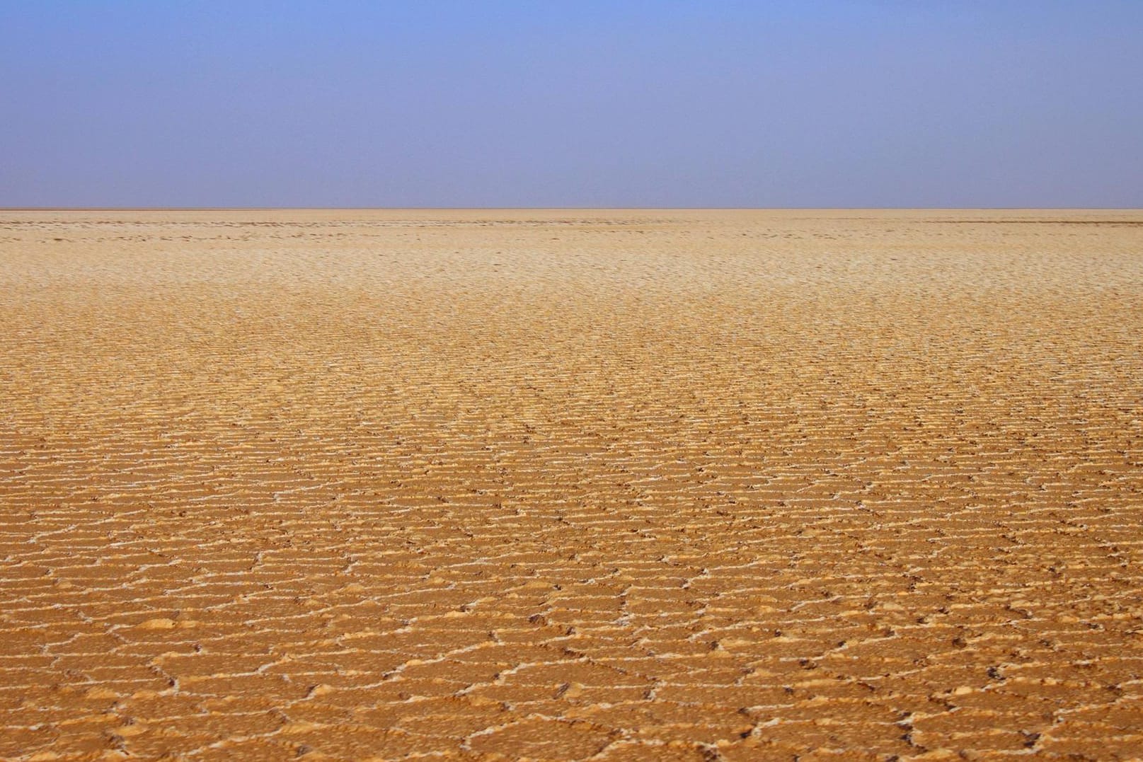 Dürre im Iran: Teile des Landes haben bei über 45 Grad kein Trinkwasser. (Symbolbild)