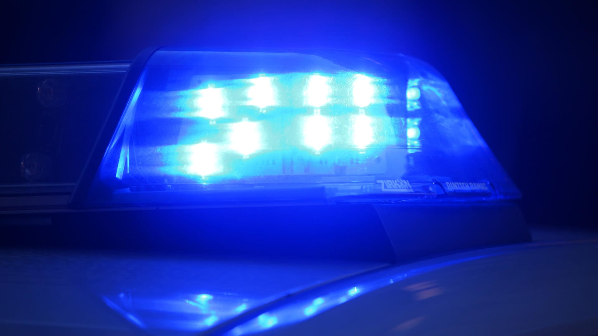 Blaulicht: Die Bochumer Polizei hat zwei Leichen in einer Wohnung gefunden. (Symbolbild) Blaulicht: Die Bochumer Polizei hat zwei Leichen in einer Wohnung gefunden. (Symbolbild)