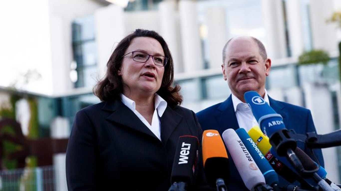SPD-Chefin Andrea Nahles und Bundesfinanzminister Olaf Scholz treten nach dem Treffen des Koalitionsausschusses vor die Presse.