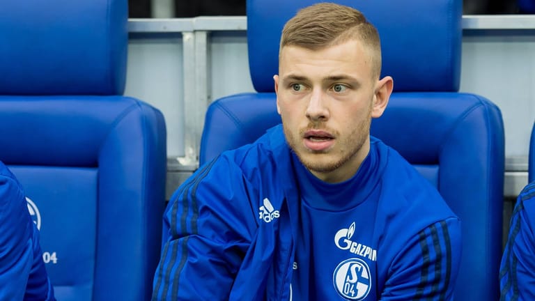 Max Meyer: Der Ex-Schalke-Star findet offenbar keinen neuen Arbeitgeber.