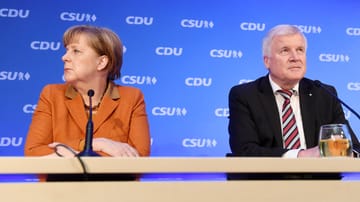 Krach In Der Union: Um Diesen Knackpunkt Streiten Sich Merkel Und Seehofer