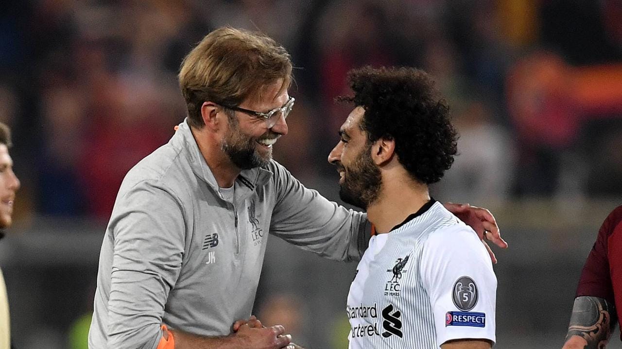 Jürgen Klopp mit Mohamed Salah: Liverpool hat den Vertrag mit dem Stürmerstar langfristig verlängert.