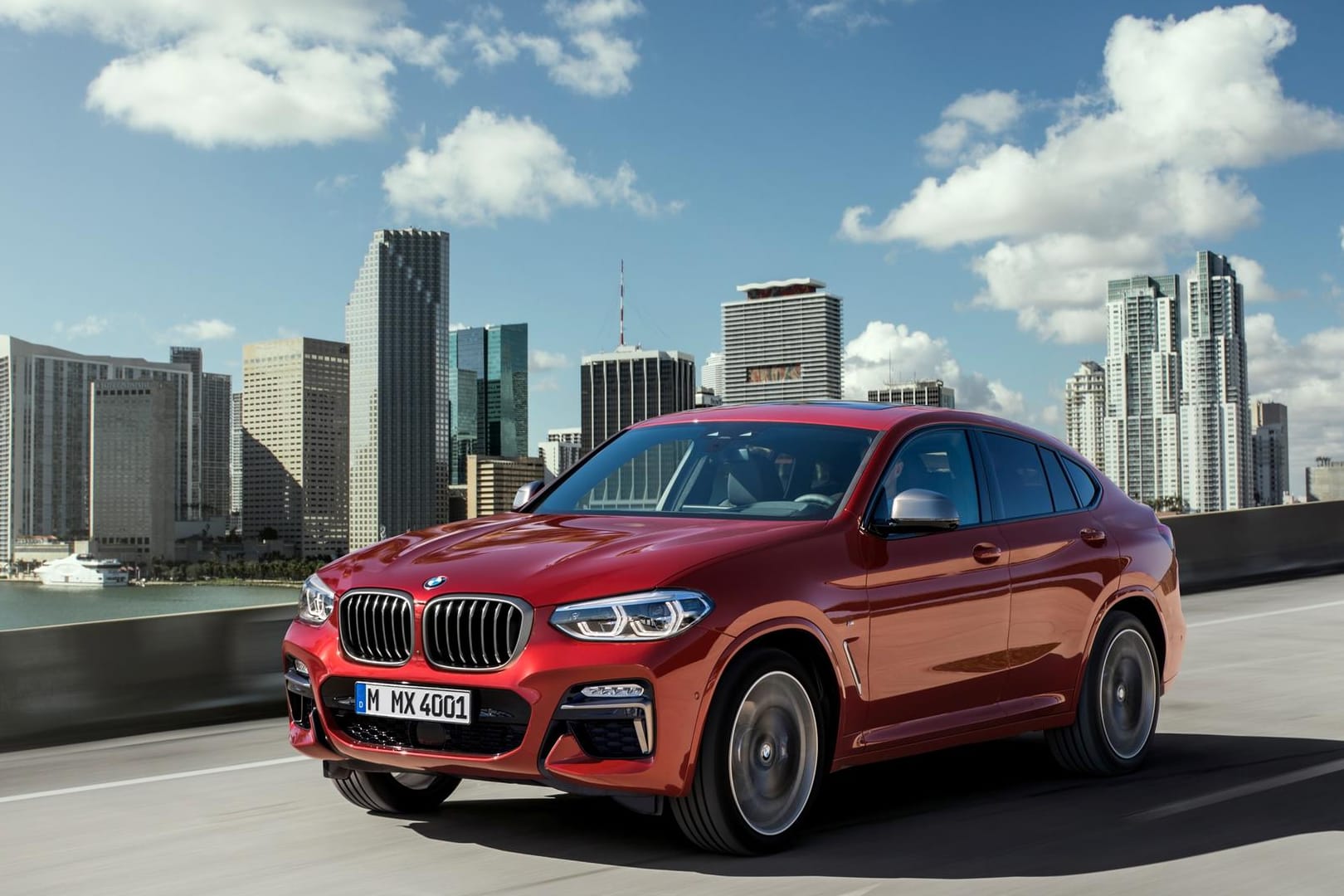 Frontpartie des BMW X4: Als Antrieb stehen vier Diesel und drei Benziner zur Wahl.