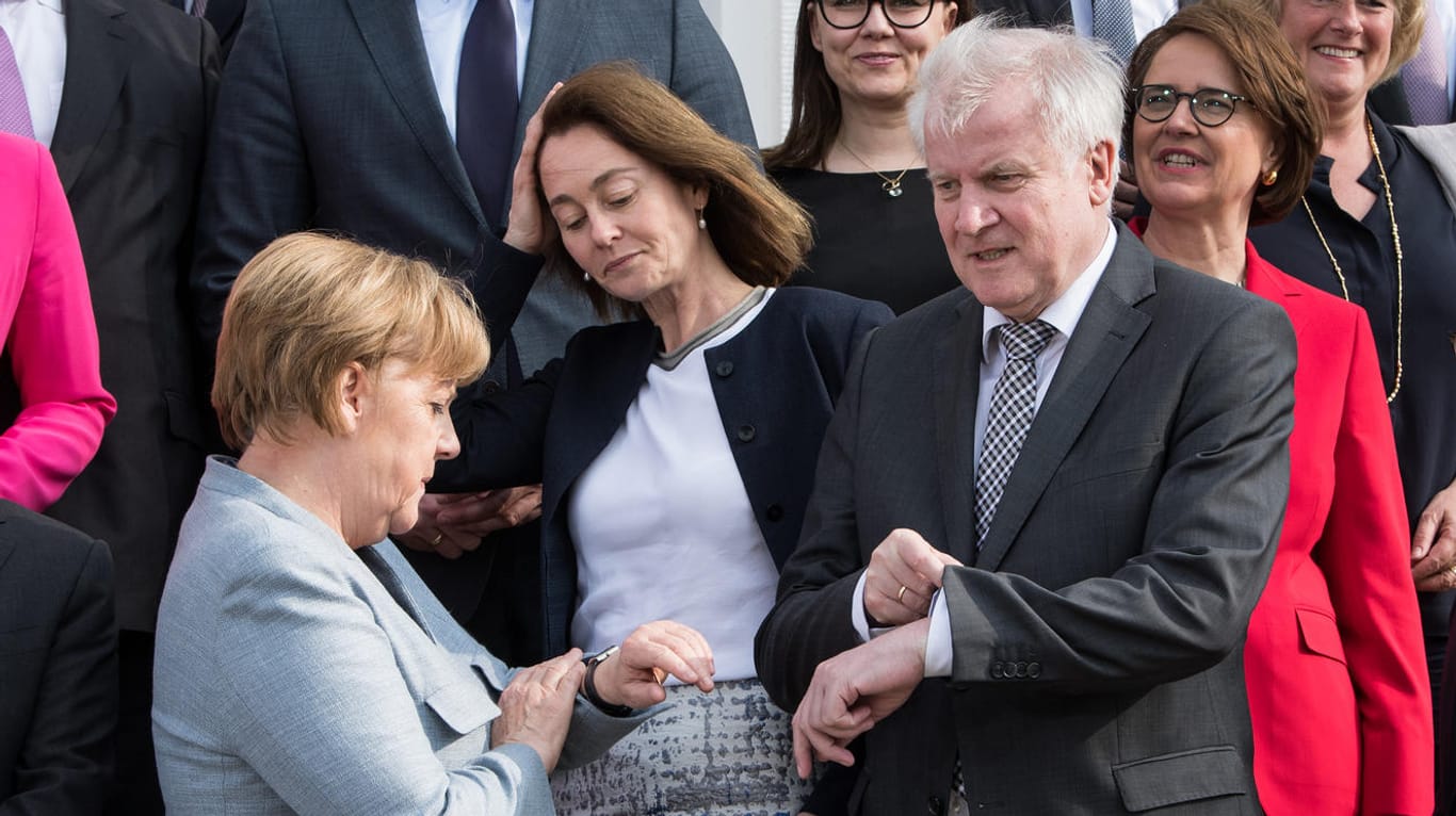 Angela Merkel und Horst Seehofer bei der Kabinetts-Klausur im April: Der Unionsstreit um die Asylpolitik eskaliert.