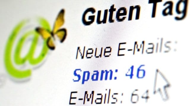 Kriminelle verschicken E-Mails um Schadsoftware auf dem Rechner zu installieren.