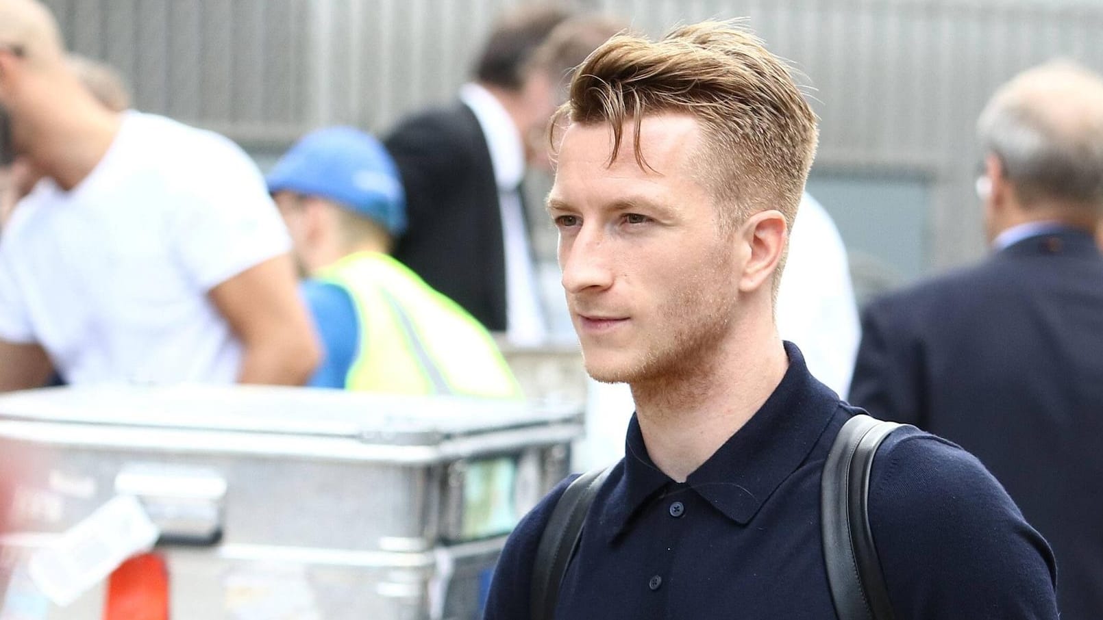 Marco Reus bei der Ankunft der Nationalmannschaft in Frankfurt: In drei Wochen geht es für ihn schon wieder in die USA zum BVB.