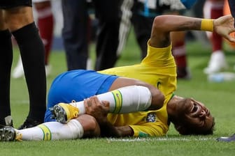Fiel erneut mit seiner Theatralik auf: Brasiliens Superstar Neymar.