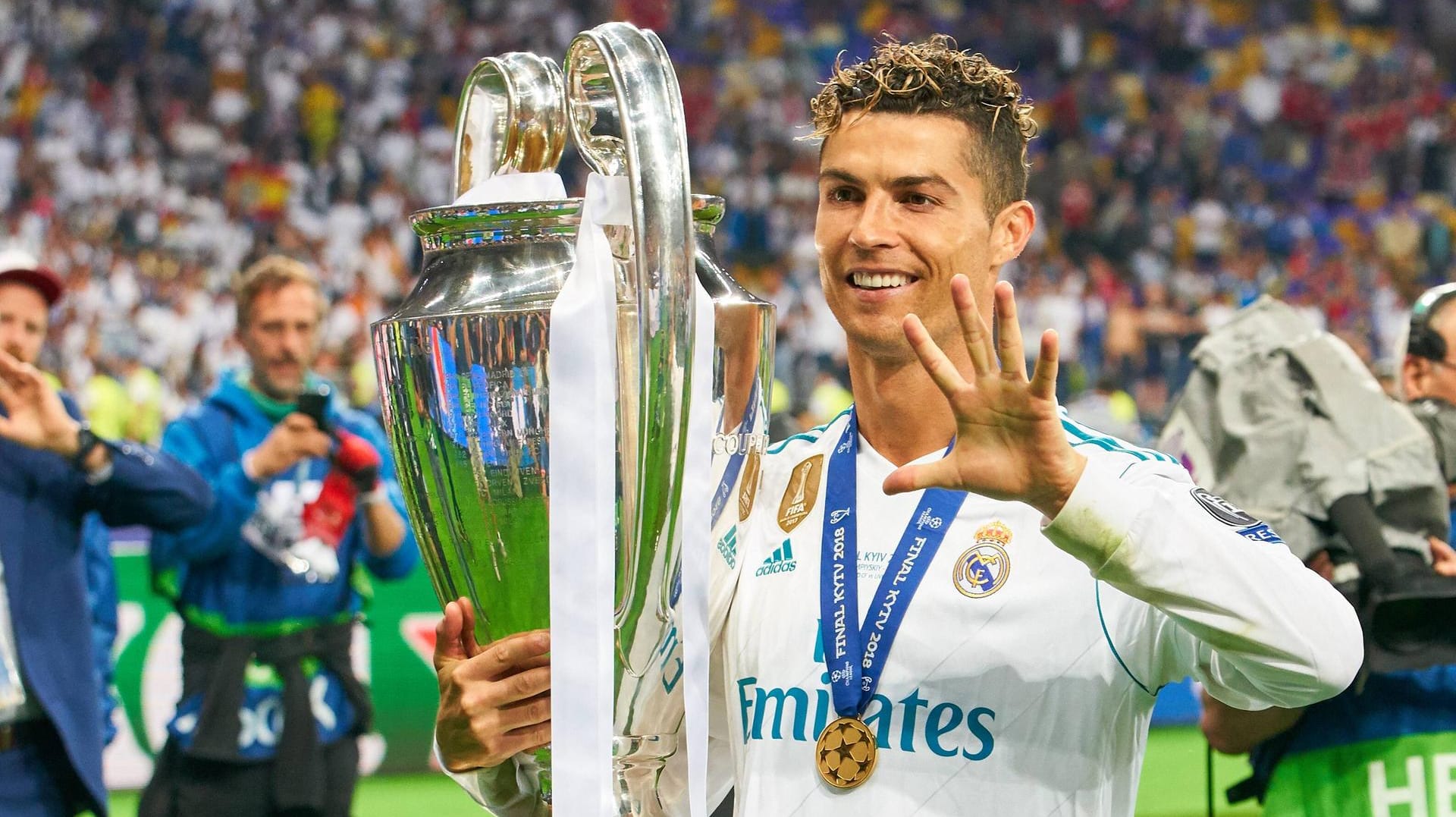 Cristiano Ronaldo mit dem Henkelpott: Zuletzt gewann er mit Real Madrid dreimal in Folge die Champions League. Verlässt er die Königlichen nun Richtung Italien?