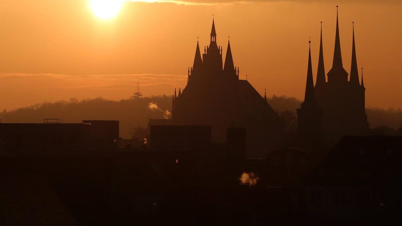 Der Erfurter Dom und die Severikirche bei Sonnenuntergang: nur eins von vielen Bildern der Stadt.