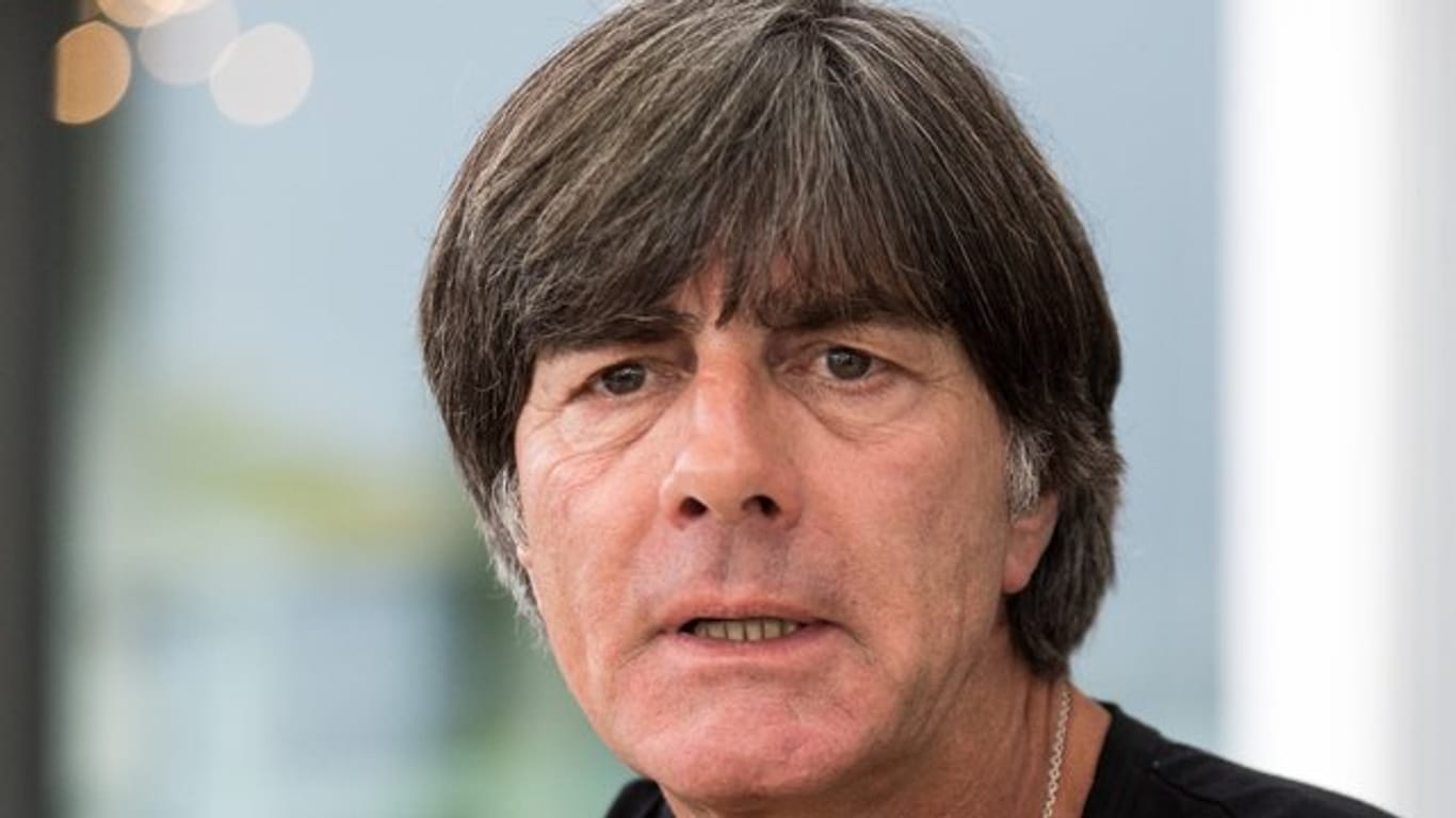 Bundestrainer Joachim Löw muss das WM-Aus bis zum Start in die neue Nationenliga am 6.