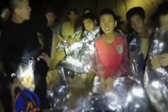 Die thailändischen Jugendlichen in der Höhle: Die Fußballmannschaft ist gefunden – doch die Rettung könnte Monate dauern.