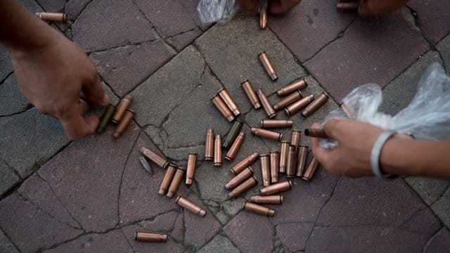 Seit April demonstrieren die Menschen für einen Rücktritt des Präsidenten und dessen Ehefrau. Seit April demonstrieren die Menschen für einen Rücktritt des Präsidenten und dessen Ehefrau.
