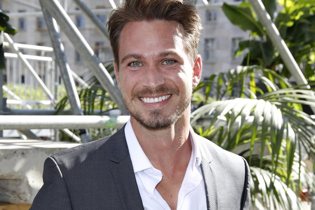 Bei diesem Mann werden viele Frauen schwach: Ex-Bachelor Sebastian Pannek ist wieder solo unterwegs.