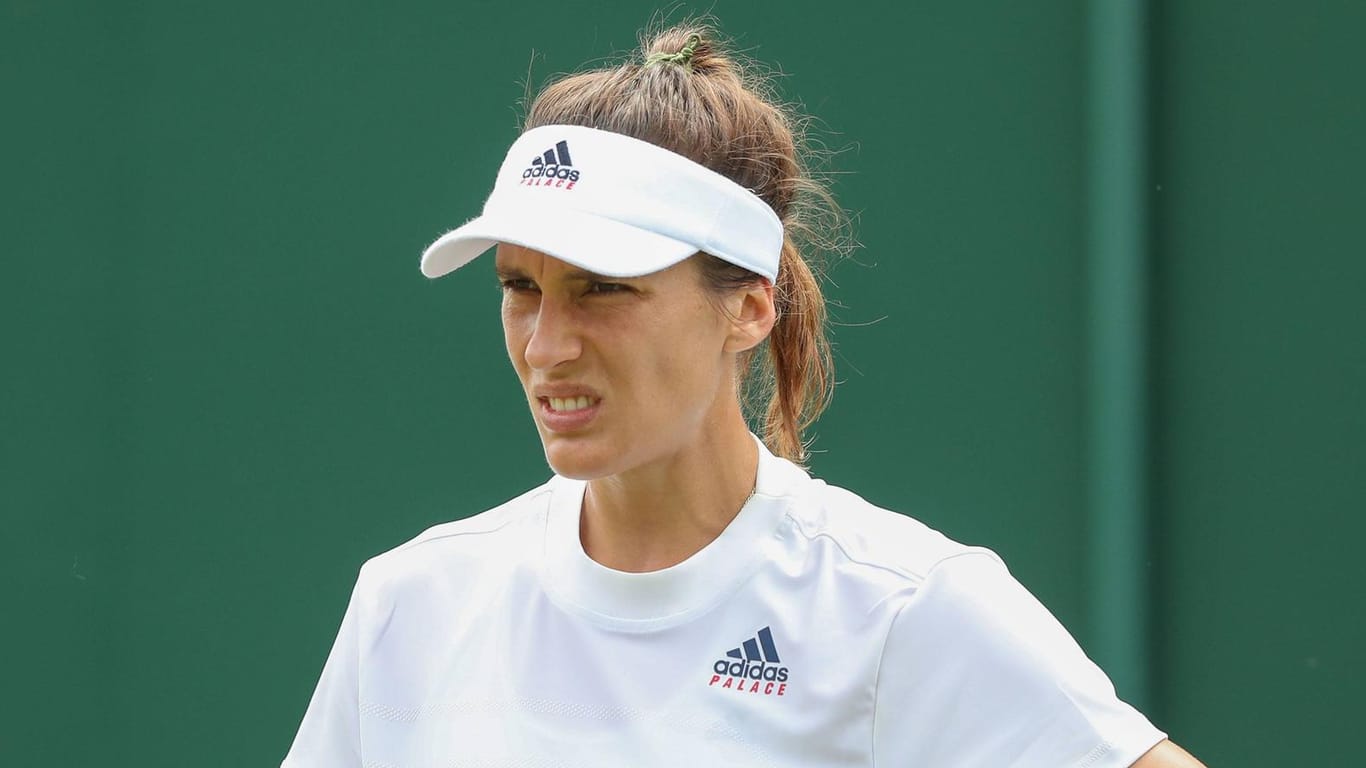 Andrea Petkovic enttäuscht: Sie schied mit gesundheitlichen Problemen in Runde 2 in Wimbledon aus.