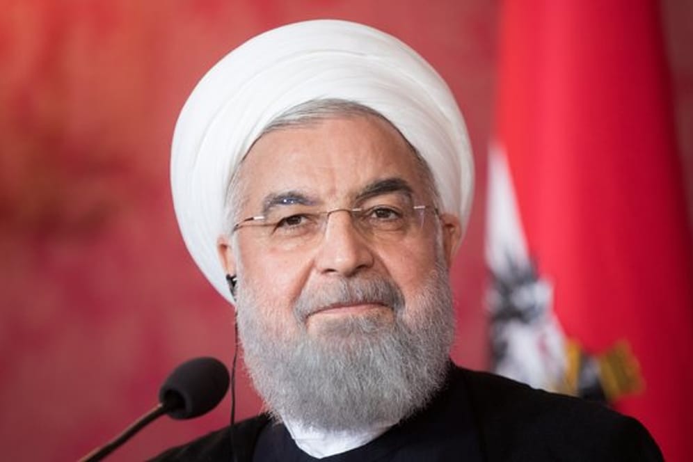 "Wir werden nur so lange dabei bleiben, bis wir das Gefühl haben oder feststellen, dass wir einen Nutzen von diesem Abkommen haben", sagt Ruhani.