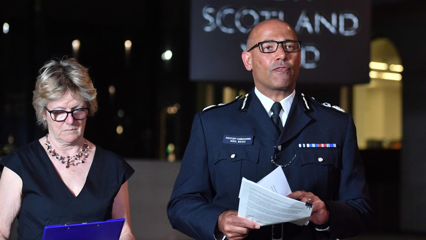 Neil Basu (r.), Leiter der britischen Terrorismusbekämpung, und die Gesundheitsbeauftragte Sally Davies: Verdacht auf eine Kreuzkontamination mit Nowitschok.