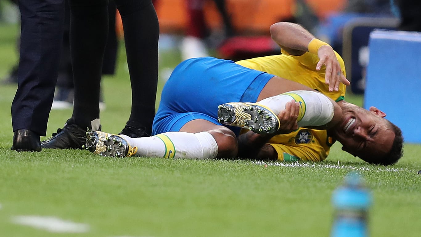 Brasiliens Superstar Neymar: Bei der WM lieferte er oft nach harmlosen Fouls peinliche Schauspieleinlagen ab.