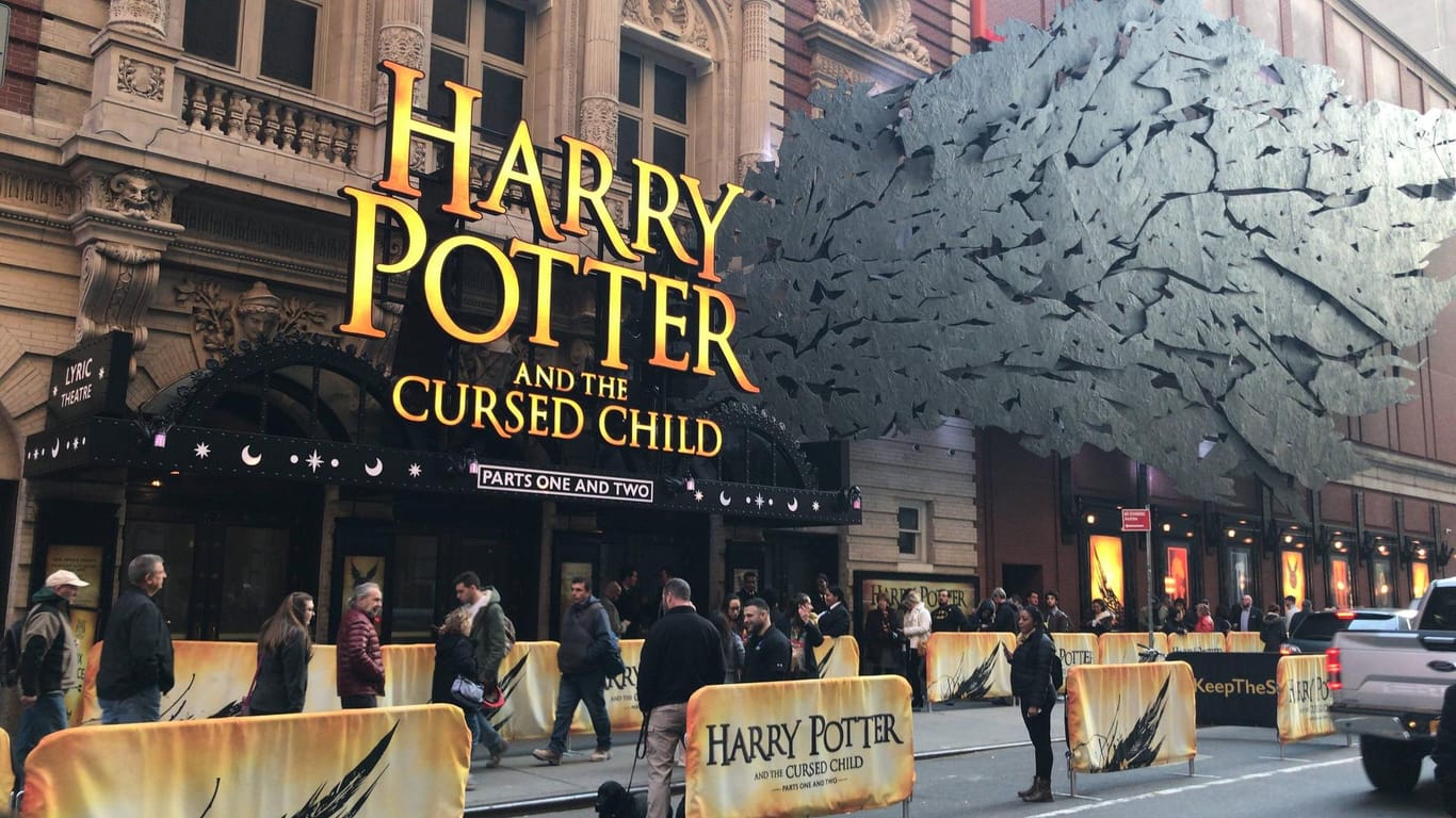 Der Eingang zum Theaterstück in London: Im Hamburg muss für "Harry Potter und das verwunschene Kind" noch umgebaut werden.