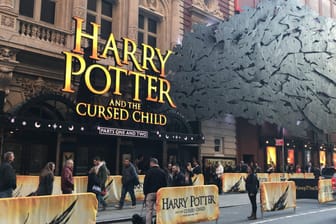 Der Eingang zum Theaterstück in London: Im Hamburg muss für "Harry Potter und das verwunschene Kind" noch umgebaut werden.
