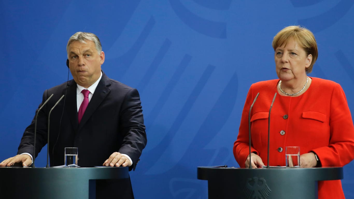 Angela Merkel und Viktor Orban: Der ungarische Regierungschef beharrt auf seiner harten Linie in der Migrationspolitik.