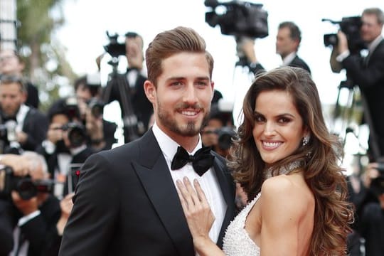 Der deutsche Fußballtorwart Kevin Trapp und das brasilianische Model Izabel Goulart sind verlobt.
