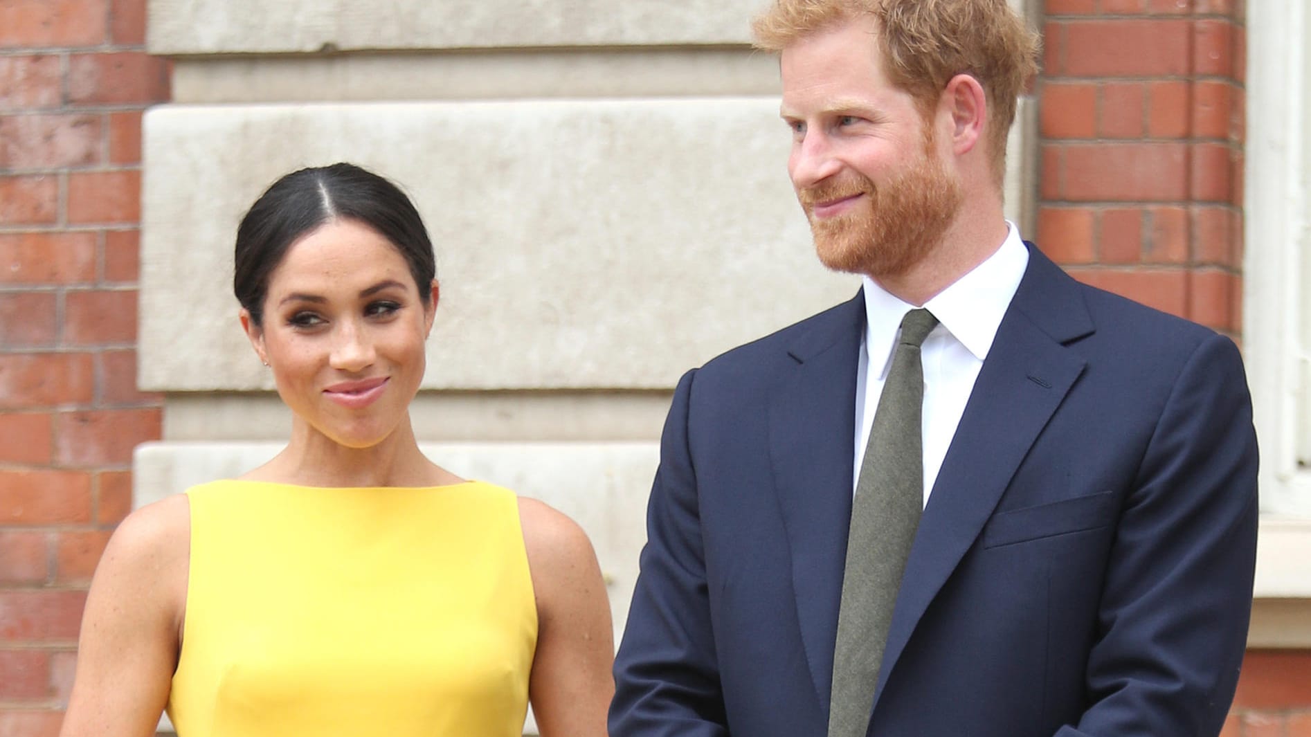 Herzogin Meghan und Prinz Harry: Gemeinsam besuchten sie den Jugendwettbewerb "Your Commonwealth" im Marlborough House in London.