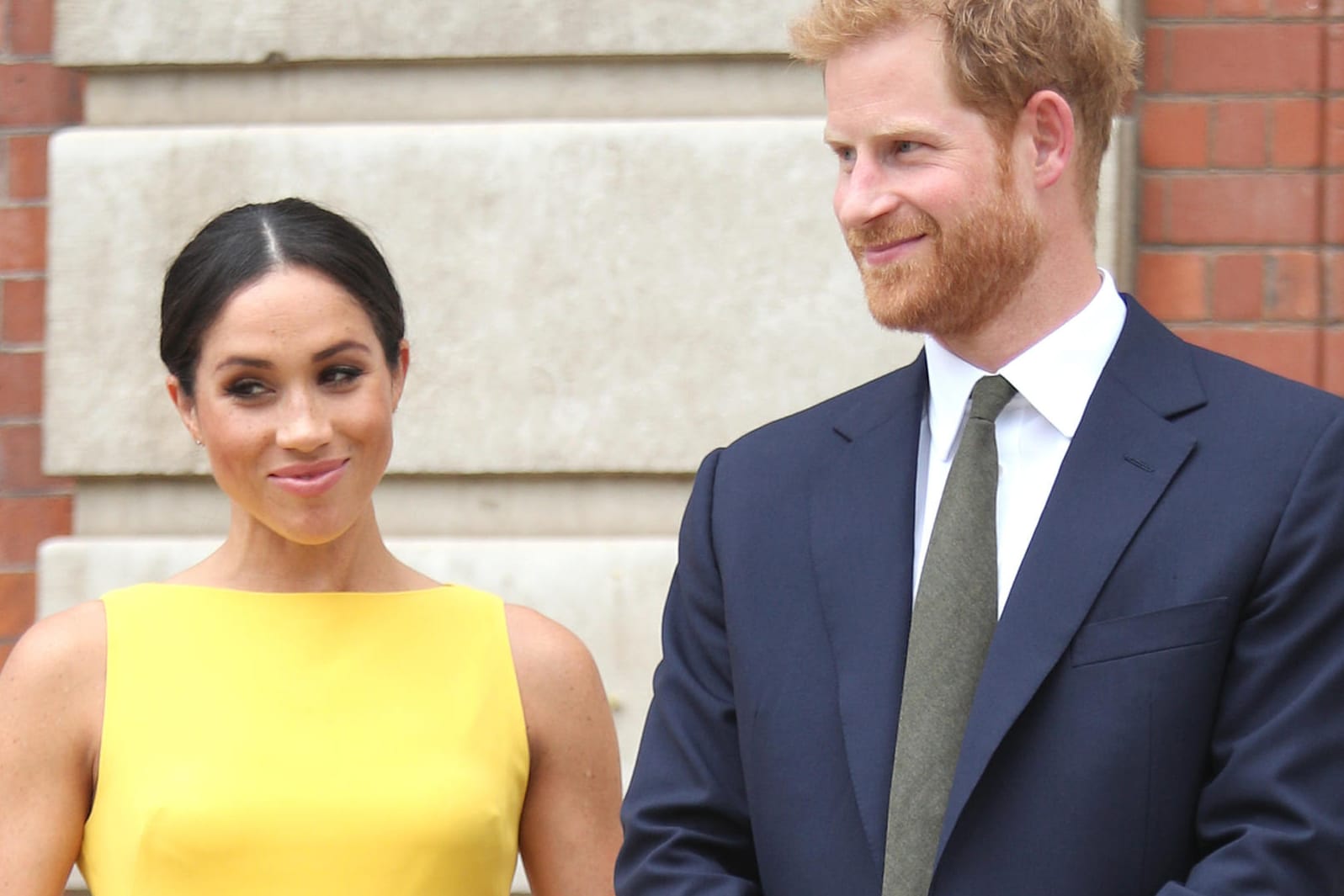 Herzogin Meghan und Prinz Harry: Gemeinsam besuchten sie den Jugendwettbewerb "Your Commonwealth" im Marlborough House in London.