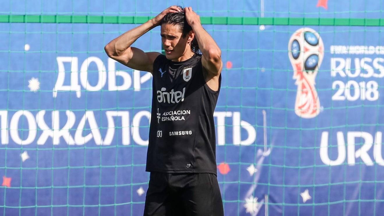 Spielt er? Spielt er nicht? Edinson Cavani ist Thema Nummer eins in Uruguay. Spielt er? Spielt er nicht? Edinson Cavani ist Thema Nummer eins in Uruguay.